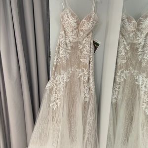 Wedding Dress/Gown